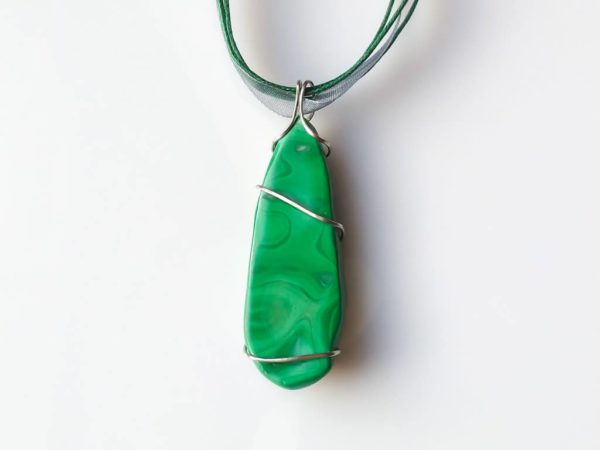 Náhrdelník s přívěskem malachit * Malachite pendant necklace