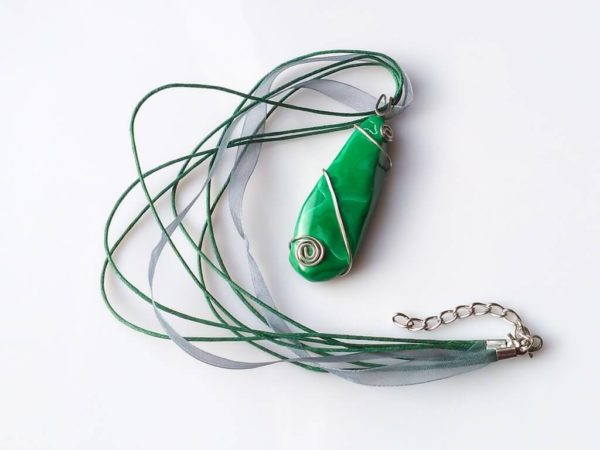 Náhrdelník s přívěskem malachit * Malachite pendant necklace