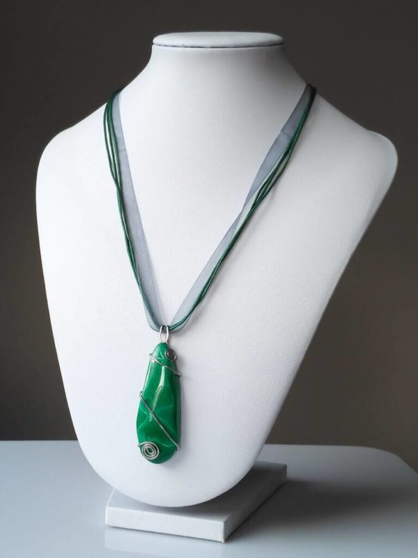 Náhrdelník s přívěskem malachit * Malachite pendant necklace