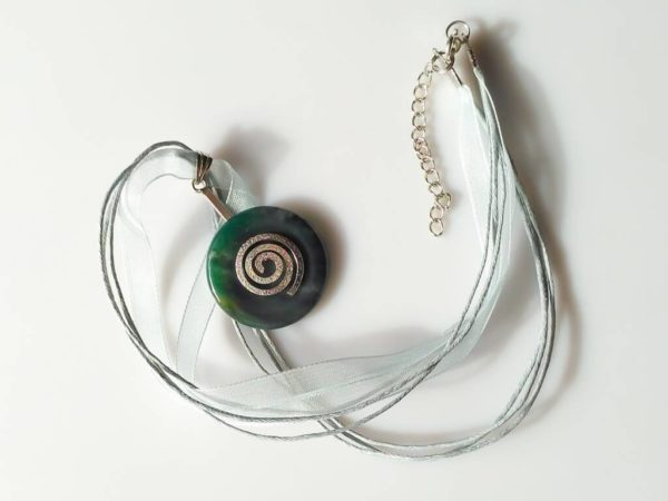 Náhrdelník s achátovým přívěskem * Agate pendant necklace