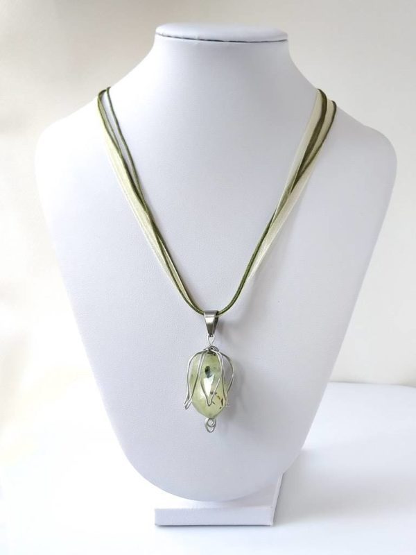 Náhrdelník s přívěskem prehnit * Prehnite pendant necklace