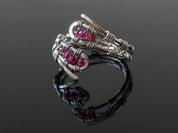 Prsten s rubínem, chirurgická ocel * Ruby ring from surgical steel