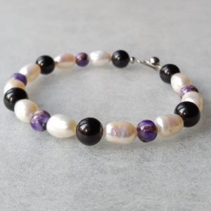 Náramek bíle perly-čaroit-turmalín * Bracelet from White Pearls, Charoite and Tourmaline