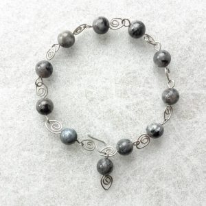 Náramek labradorit-chirurgická ocel "lístečkový" * Labradorite bracelet with surgical steel "leaves"