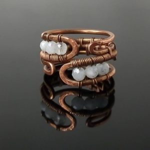 Prsten měděný s měsíčním kamenem * Copper ring with Moonstone beads