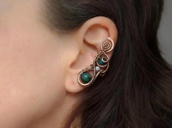 Záušnice z mědi s chryzokolem a měsíčním kamenem * Copper ear cuff with Chrysocolla and Moonstone